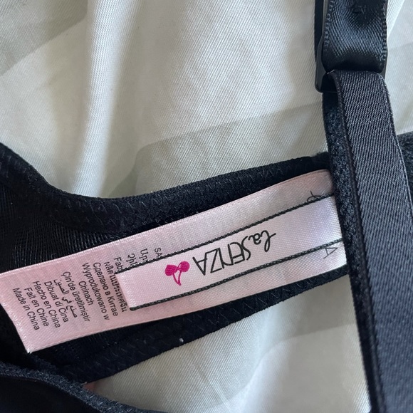 La Senza Garter Belt - Picture 5 of 6